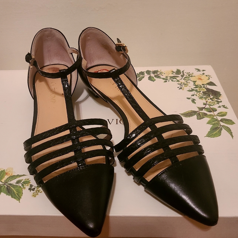 Ivanka Trump Ittoey Pointed Toe Flats Sz 6